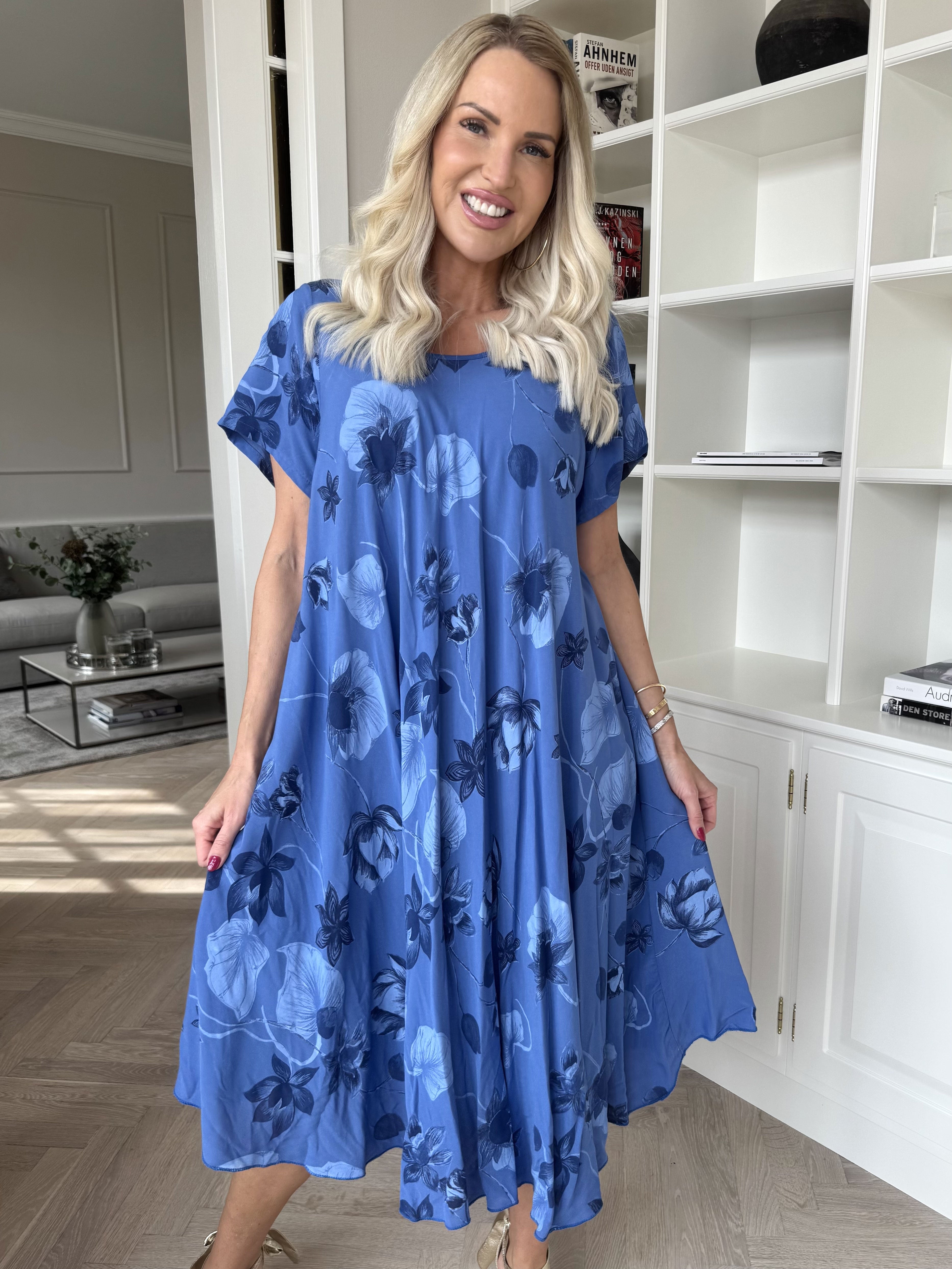 Bora - Sød tunikakjole i bomuld med blomsterprint